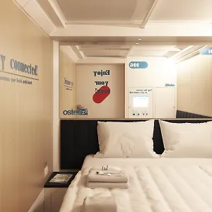  Hostel Ostelzzz Italien
