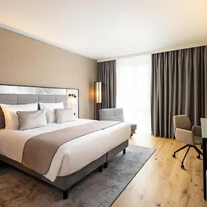 Hotell Leonardo Royal Bonn Airport