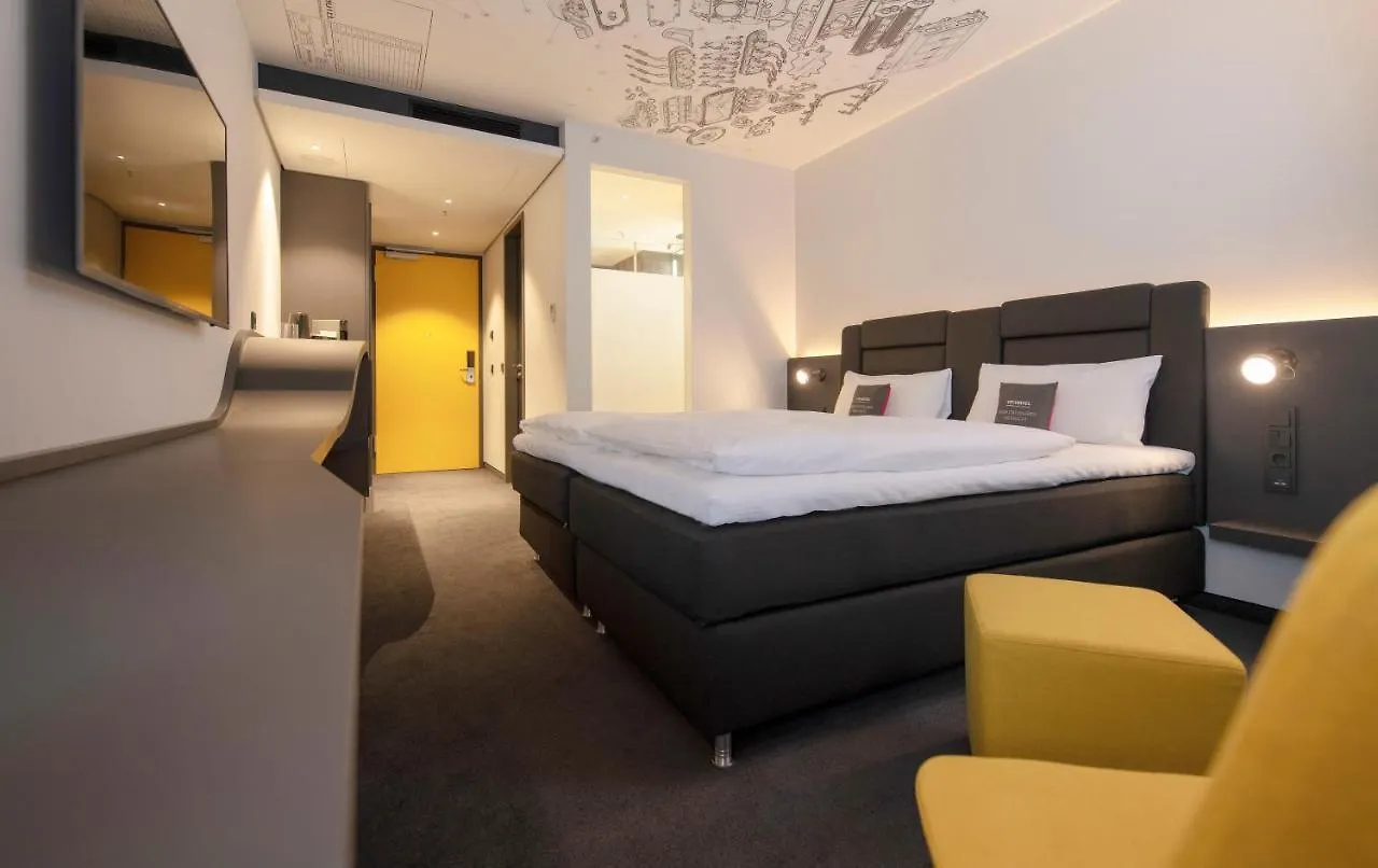 ****  V8 Hotel Koeln At Motorworld Alemania